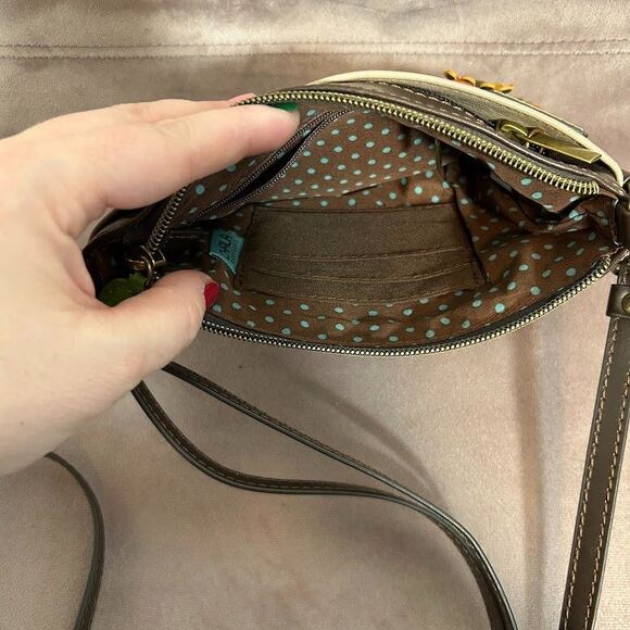 Chala Vegan Leather Small Daisy Flower Button Crossbody Purse Bag Boho - Picture 9 of 10